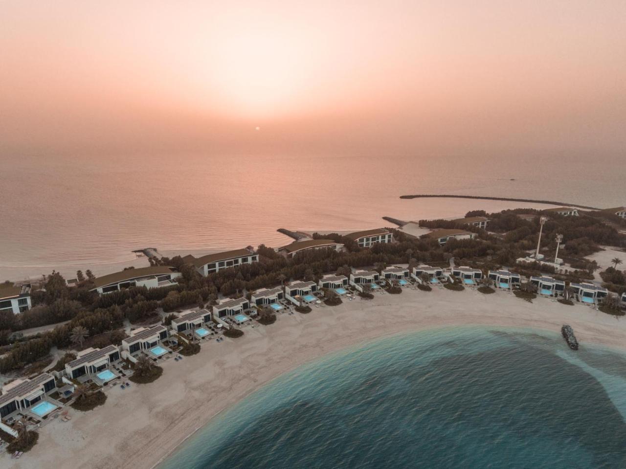 Nurai Island, Saadiyat Hotel Abu Dhabi Eksteriør billede Aerial view of the resort